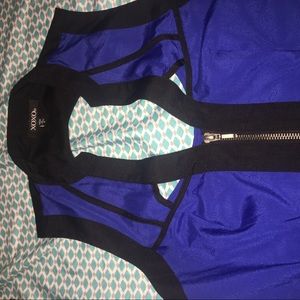 Cute blue top with cut out back